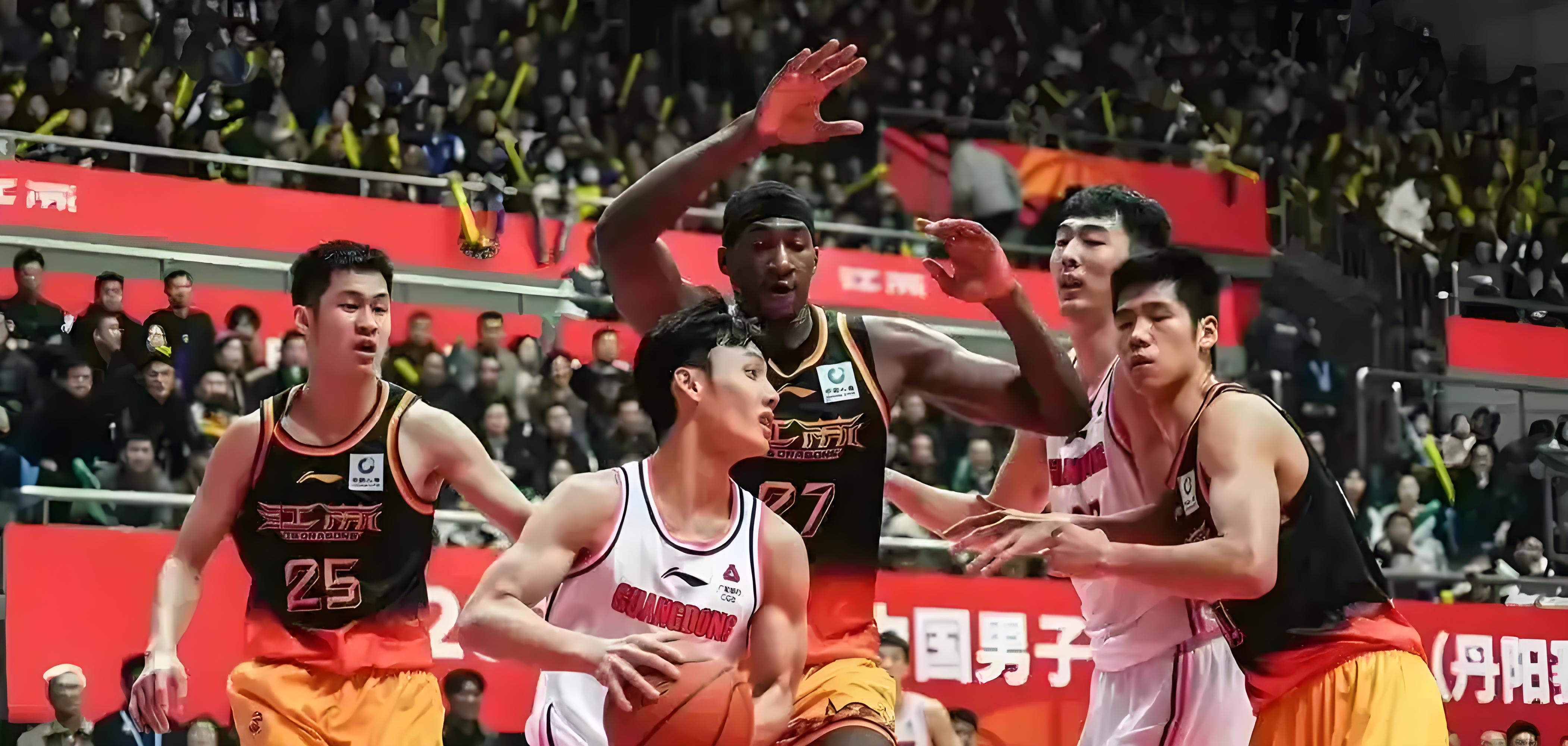 广西男篮防守强悍，成功击败对手