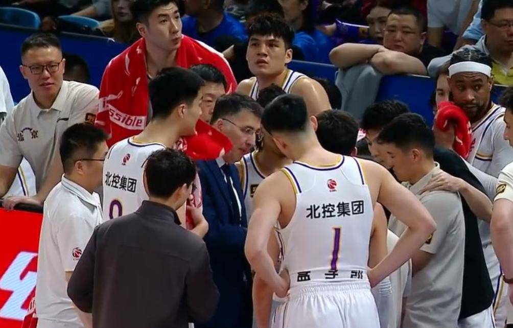 瓦朗西恩队实力坚挺，显露领先优势